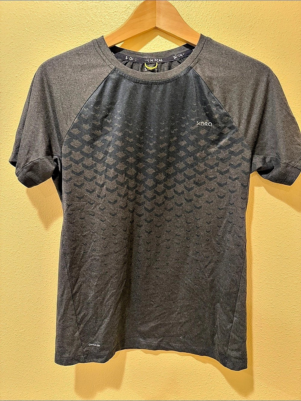 Skora Men's Black Athletic Short Sleeve Tee
